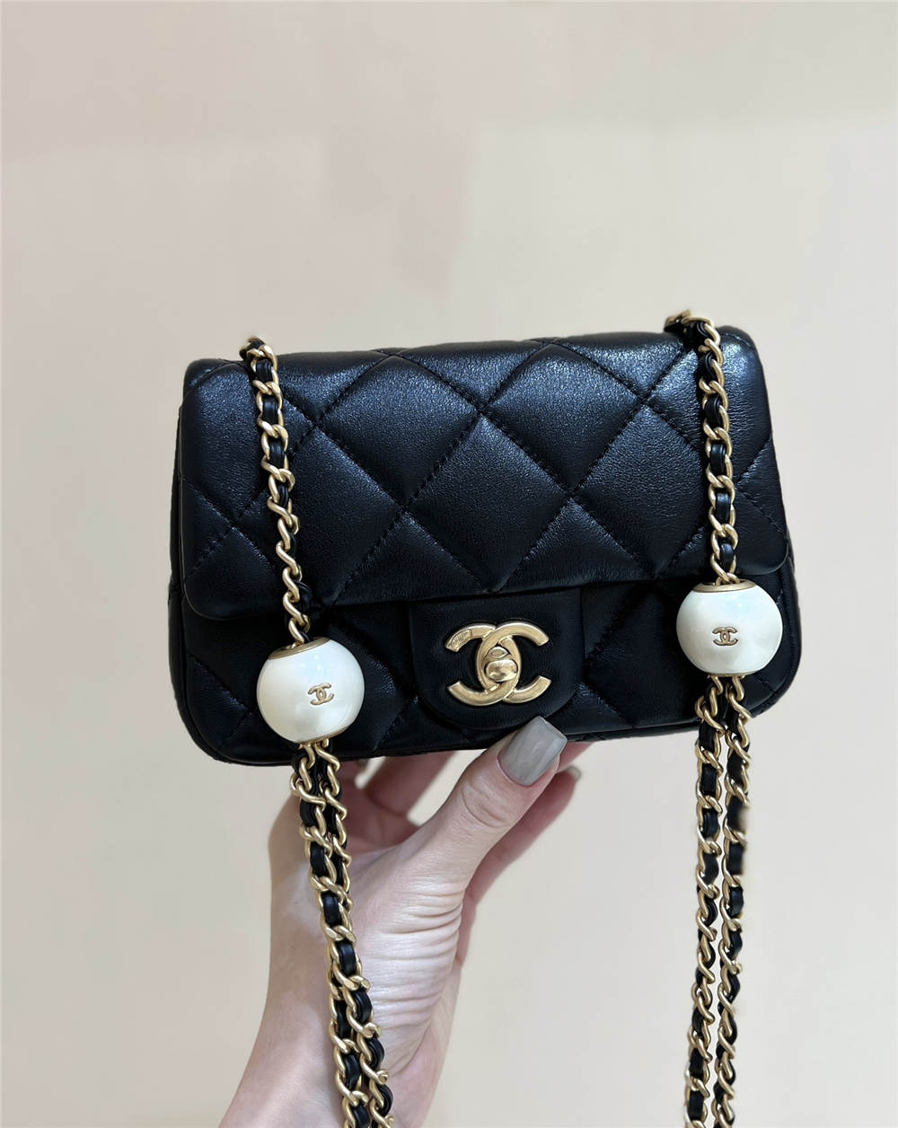 Chanel Mini flap bag, Lambskin, imitation pearls & gold metal AS4868 Size 11.5*17*5cm 2025 new 